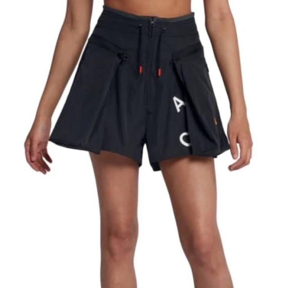 Like new Nike ACG pocket cargo shorts.